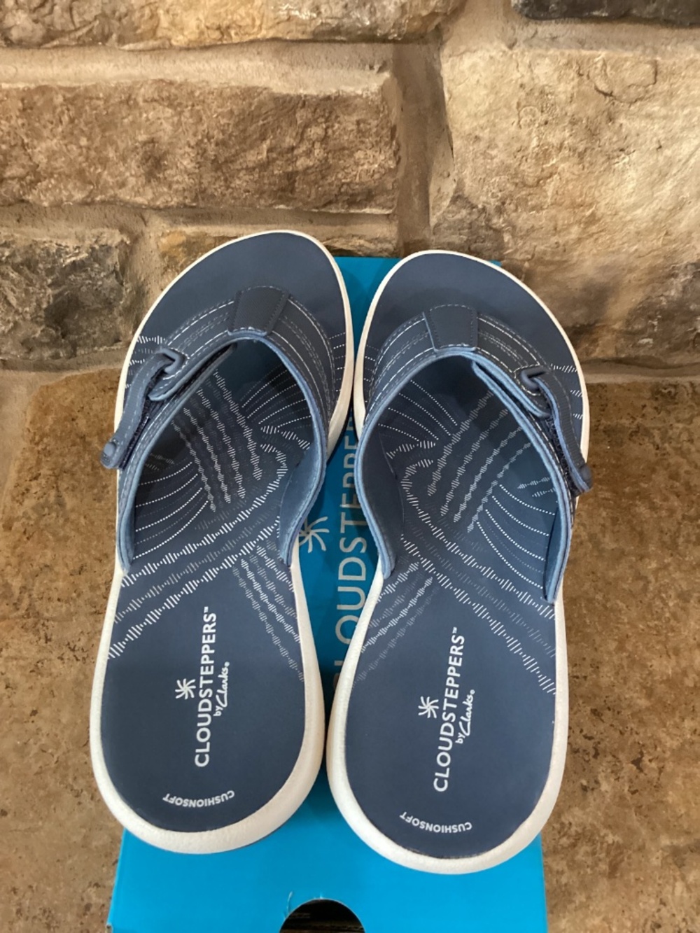 Cloudsteppers Clarks Sunmaze Loop Womens Flip Flop Sandals 8 Denim Blue NIB - Picture 8 of 8